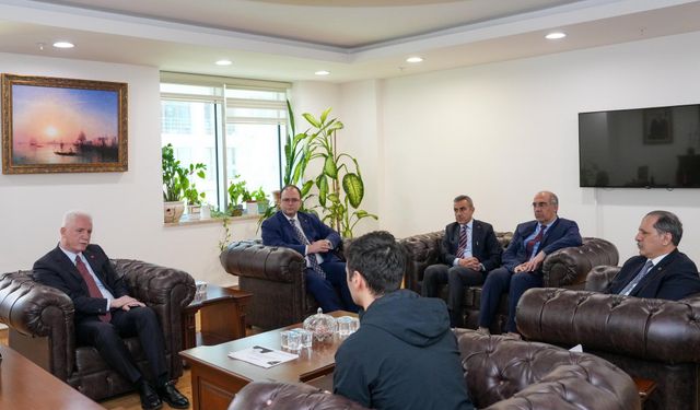Vali Davut Gül’den yaralı polis memuruna hastane ziyareti