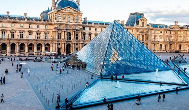 Louvre’daki 100 milyon dolarlık soygun film oluyor!