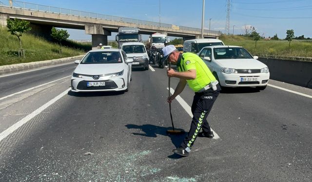 Tekirdağ'da yoldaki tehlikeyi böyle önledi: Trafik polisinden alkışlanacak hareket