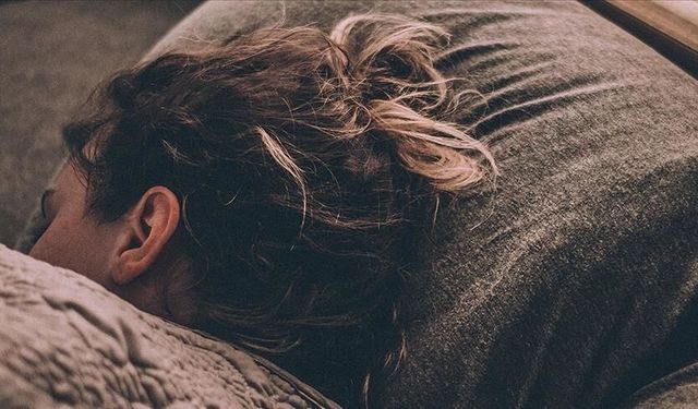 Uyuyamayanlara doğal çözüm: Bilim uykuya geçişin şifresini açıkladı
