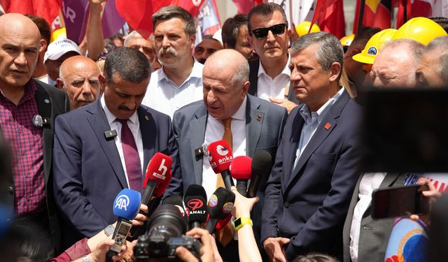 Üç lideri bir araya getiren protesto