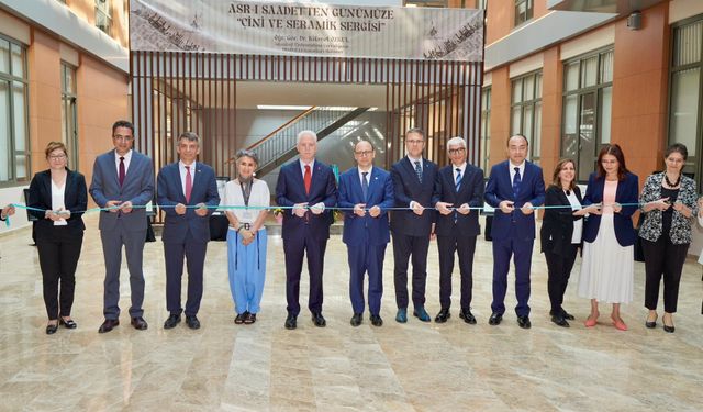 Vali Gül'den hicri 1500. yıla özel sergiye destek