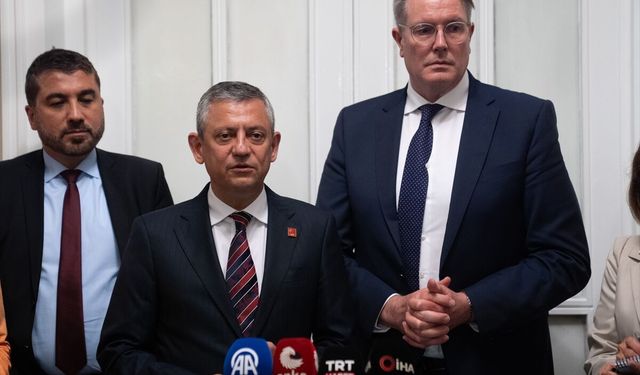 CHP Grup Başkanı Özel, SPD Genel Başkan Yardımcısı Schweitzer ile görüştü