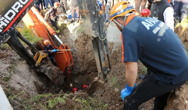 Kastamonu'da bir işçi toprak altında kaldı: 4 saat sonra cansız bedenine ulaşıldı