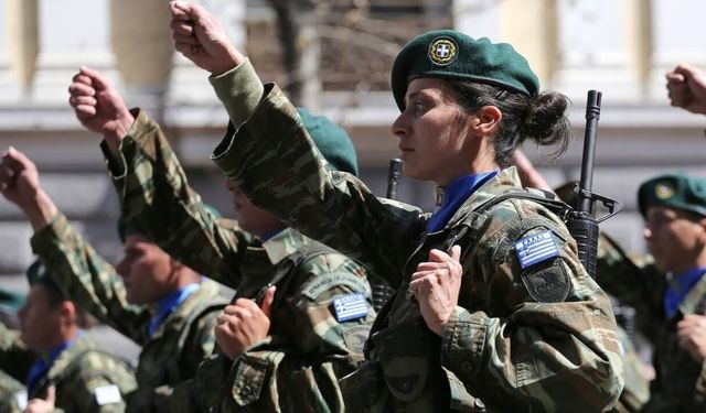 Kara kuvvetlerinde yeni dönem! Kadınlar birliklere katıldı
