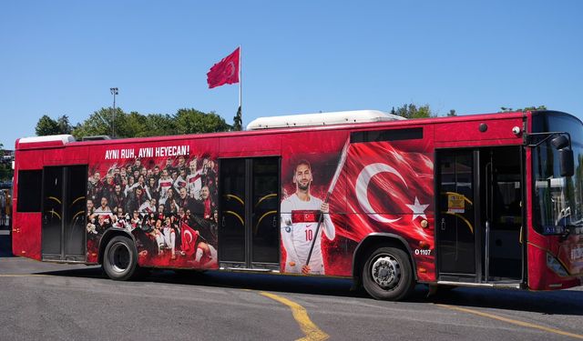 Ay-Yıldızlı Otobüs ve Metrobüsler yollarda