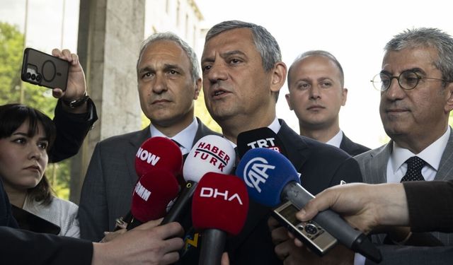 Özgür Özel CHP'deki istifalara karşı çağrı yaptı: "Sandığı protesto etmeyin"