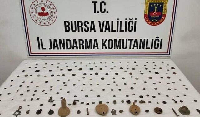 Bursa'da tarihi eser operasyonu! 202 sikke ele geçirildi