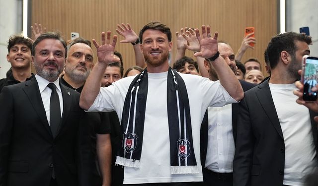 Beşiktaş'ın prensip anlaşmasına vardığı milli futbolcu Salih Özcan, İstanbul'a geldi