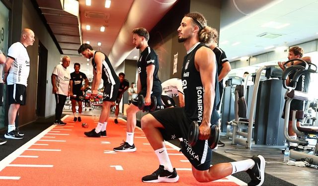 Beşiktaş, salonda çalıştı