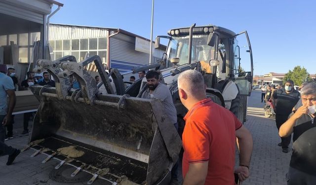 Afyonkarahisar'da iş yerinde tüp patlaması sonrası yangın çıktı