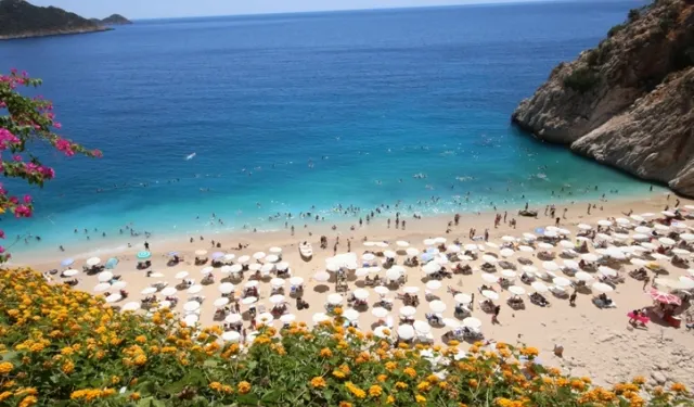 Siyasi krizler turizmi olumsuz etkiliyor