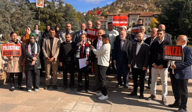 Kastamonu''da 5 siyasi parti, İsrail''in saldırdığı Küresel Sumud Filosu''na destek verdi.