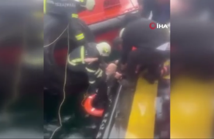 Kocaeli'de alabora olan kayıkta 1 kişi yaralı kurtarıldı, 1 öldü