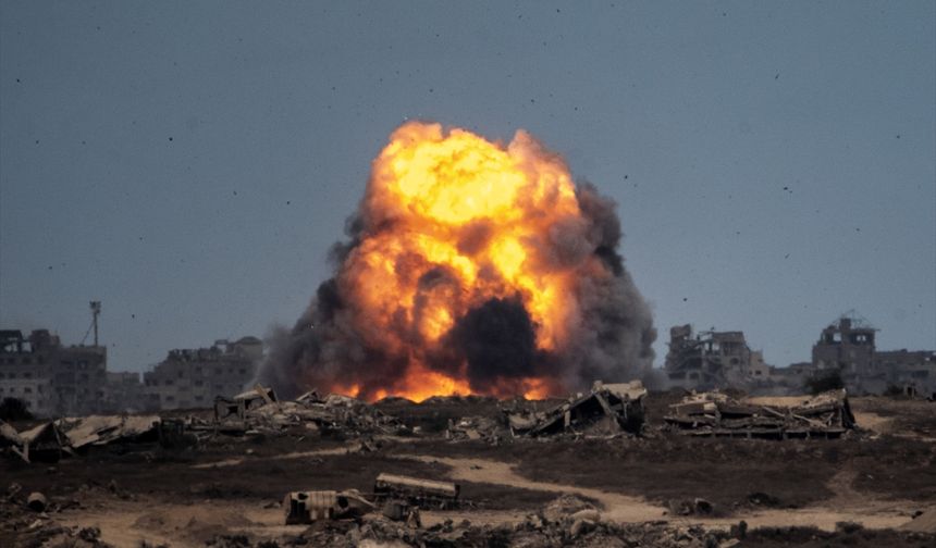 Terör devleti İsrail ateşkese rağmen Filistinlilere bomba yağdırdı