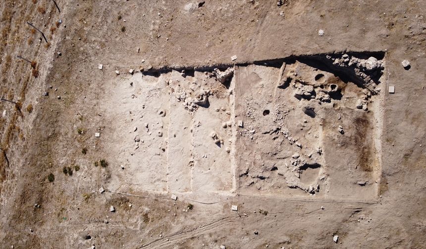 Denizli'de 4500 yıllık yanmış ev kalıntısı bulundu