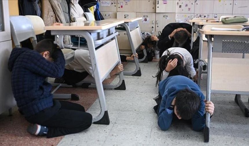 MEB afetlere karşı okullarda pazartesi günü eş zamanlı tatbikat uygulayacak