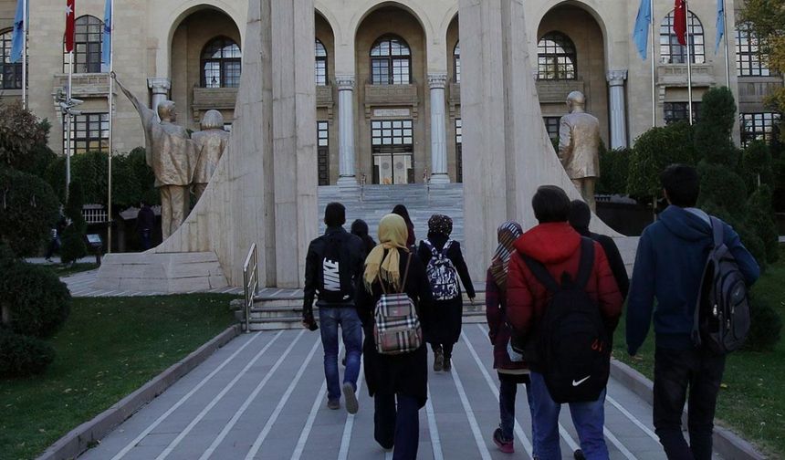 3 senelik lisans düzenlemesine hem öğrenci hem de velilerden destek