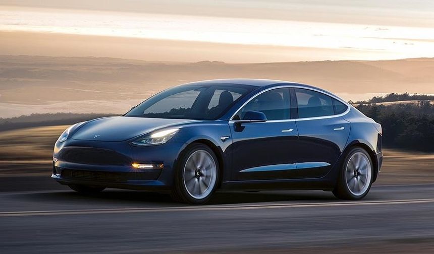 Tesla araçlarını geri çağırıyor