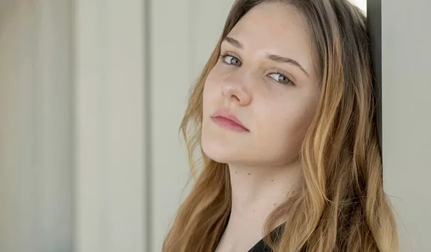 Kulisler bu haberle çalkalanıyor: Alina Boz ayrılmadı, kovuldu