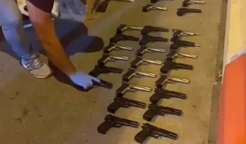 Adana'da operasyon ve denetimlerde 40 ruhsatsız silah ele geçirildi