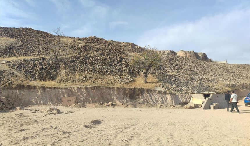 Kapadokya'da yer altı şehri keşfi! Gizli tünelde defineciler yakalandı!