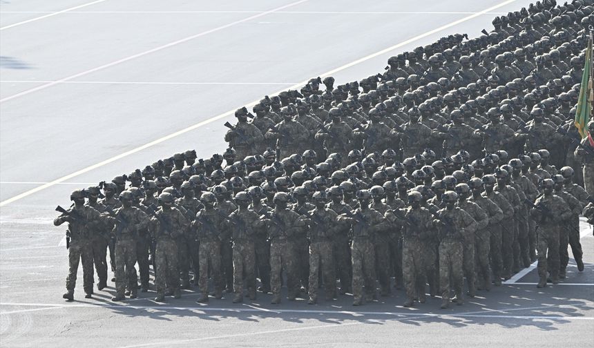 Azerbaycan, Karabağ Zaferi'nin 5. yılını askeri geçit töreniyle kutladı