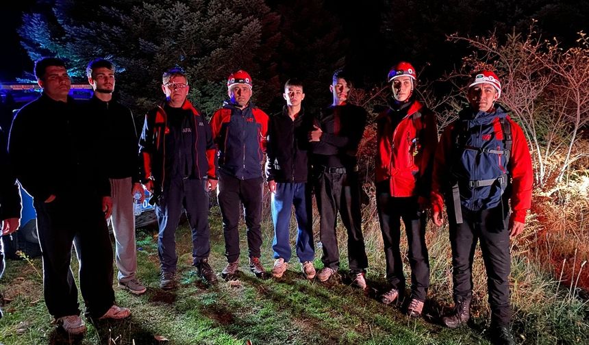 Uludağ'da ormanda kaybolan gençler 5 saat sonra bulundu
