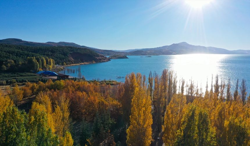 Hazar Gölü'nde eşsiz manzaralar