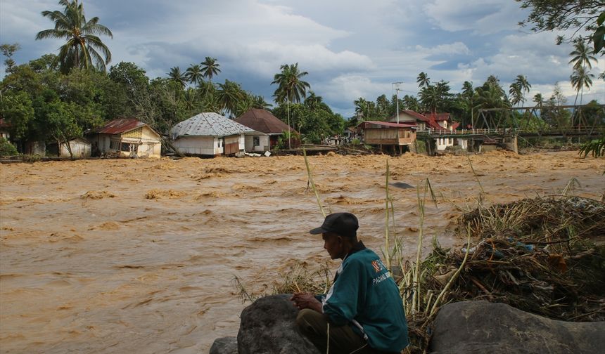 Endonezya'da şiddetli yağış 174 can aldı