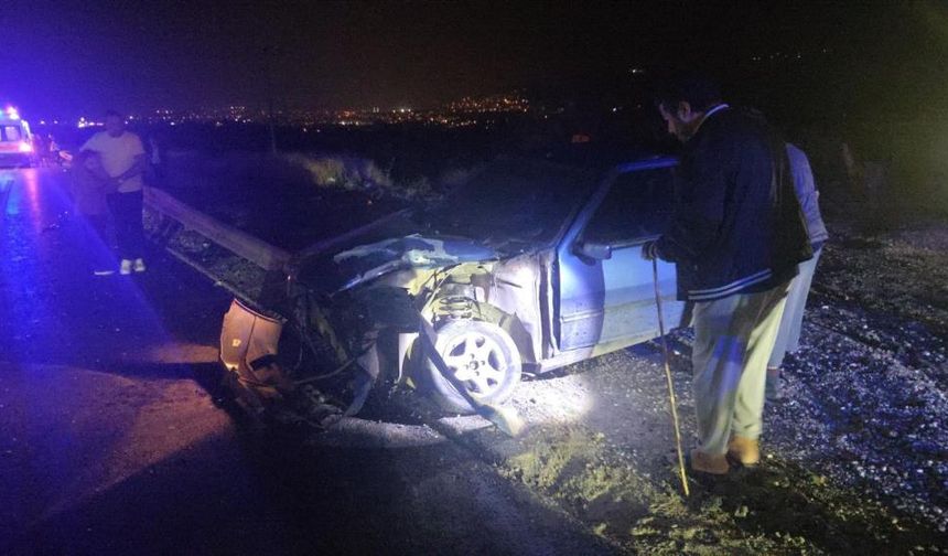 Sürücüsüz kaza: Otomobil otobüs ile çarpıştı