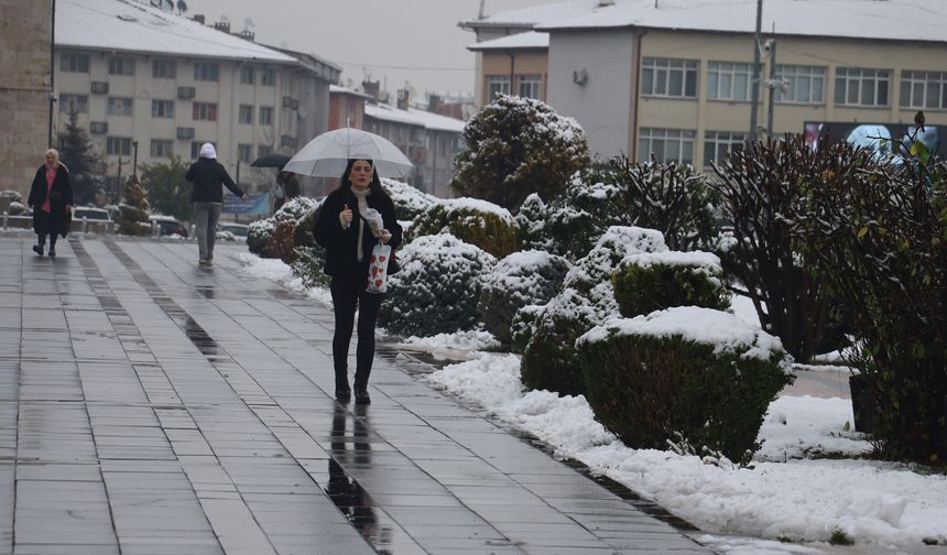 Yurttan kart postalları aratmayan kar manzaraları