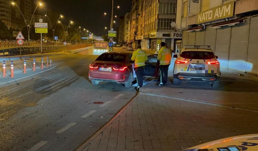 Ehliyetini kaptırdı: Arabayı almaya gelen arkadaşı da ehliyetsiz çıktı