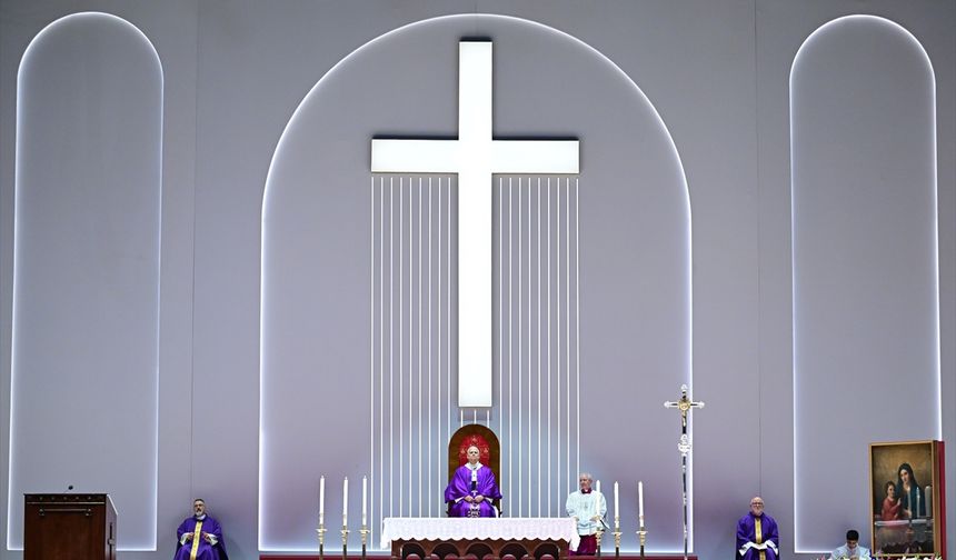 İstanbul'un kalbinde 4 bin kişilik ayin! Papa 14. Leo'dan birlik mesajı