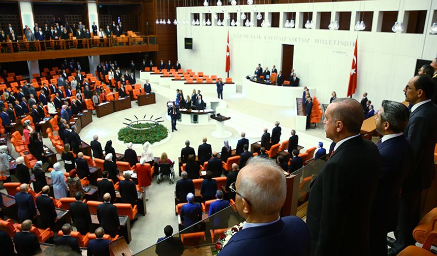 Kulislerde Anayasa hesabı: AK Parti, mini referandum paketi seçeneğini masada tutuyor