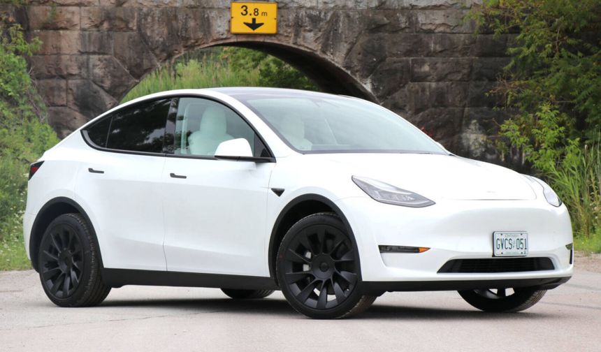 Tesla'nın en ucuzu Model Y Standard bugün satışa çıkıyor