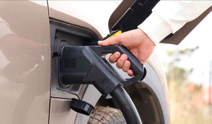 Türkiye'de elektrikli otomobil sayısı 330 bin oldu
