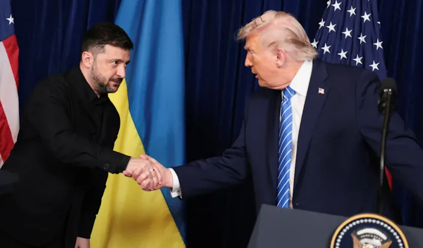 Trump Putin'i övdüğünde, Zelenski'nin yüz ifadesi her şeyi anlatıyor