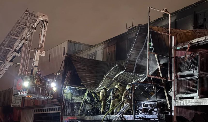 Başakşehir'de oto sanayi sitesinde yangın çıktı