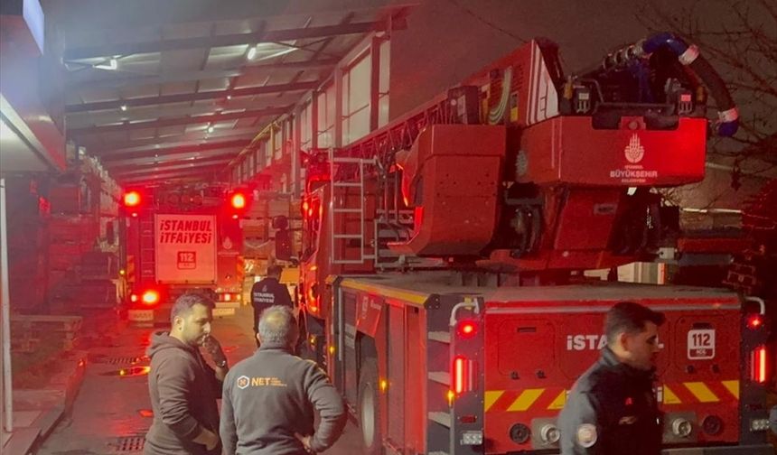 Küçükçekmece'de trafo yangını: 2 kişi yaralandı