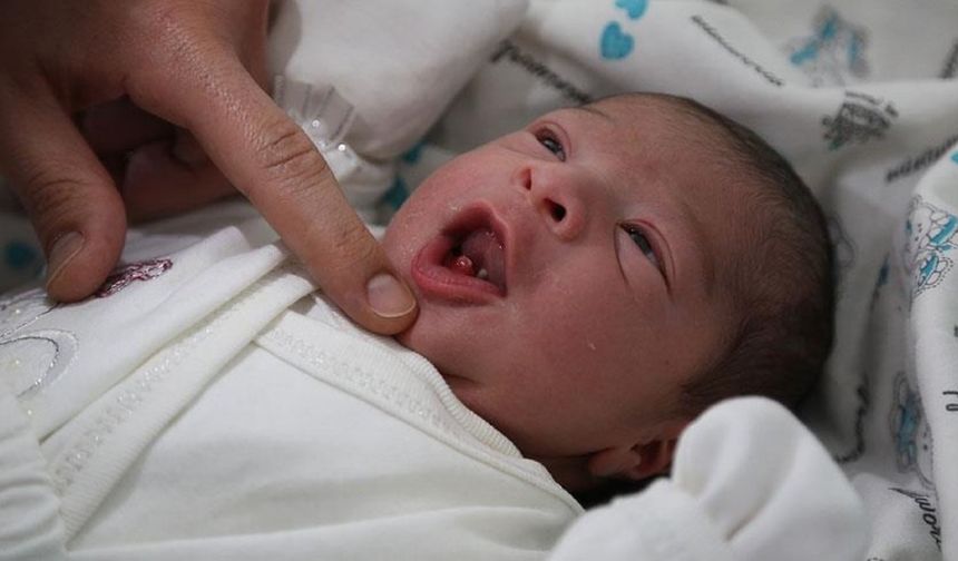 Yenidoğan bebek dişli doğabilir: Uzmanlardan ailelere önemli uyarılar