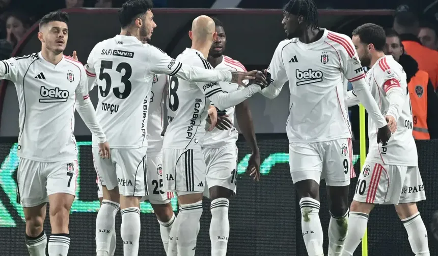 İki futbolcudan Beşiktaş yönetimine mesaj: "Tazminatlarımızı öderseniz gideriz!"