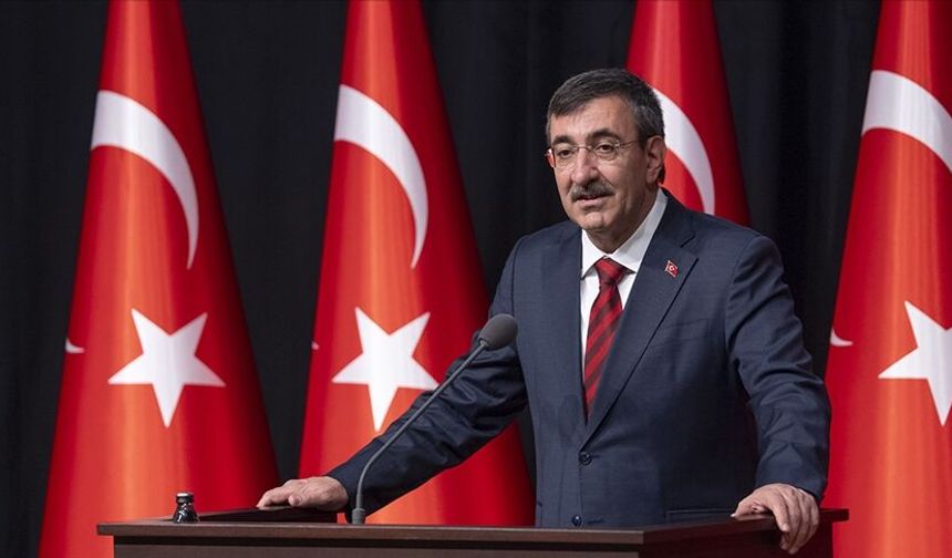Memur ve emekli maaşlarına refah payı gelecek mi? Cevdet Yılmaz’dan kritik açıklama!