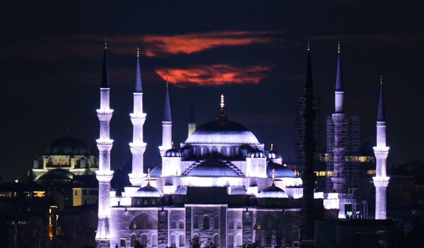 Dolunay görenleri mest etti