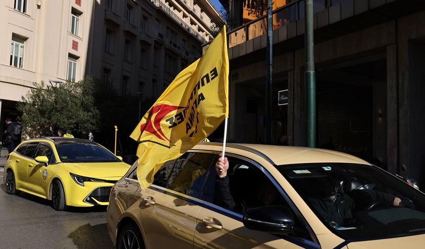 Komşu'da taksi grevi üçüncü gününde