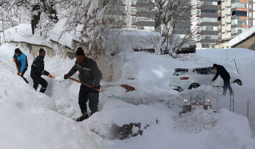 Türkiye'nin Kamçatka'sı! Binalar kardan kapandı