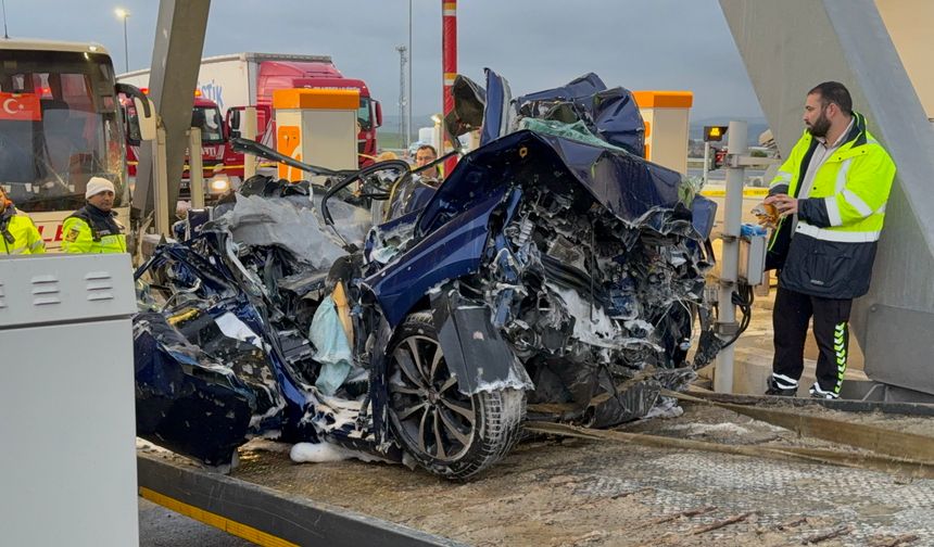 Kuzey Marmara Otoyolu'nda 2 kişinin öldüğü korkunç kazanın görüntüleri çıktı