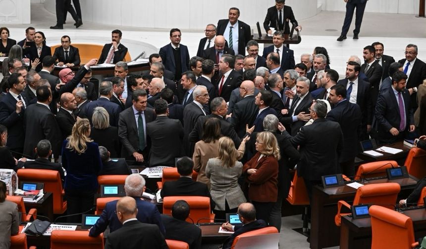 Emekli aylığı düzenlemesi yasalaştı: Meclis’te arbede çıktı