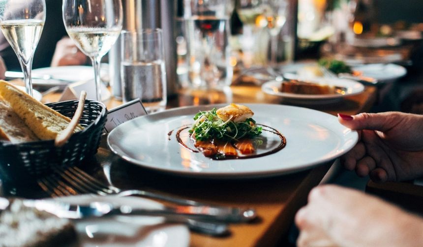 Servis ücreti yasağıyla ilgili sektörün temsilcileri konuştu