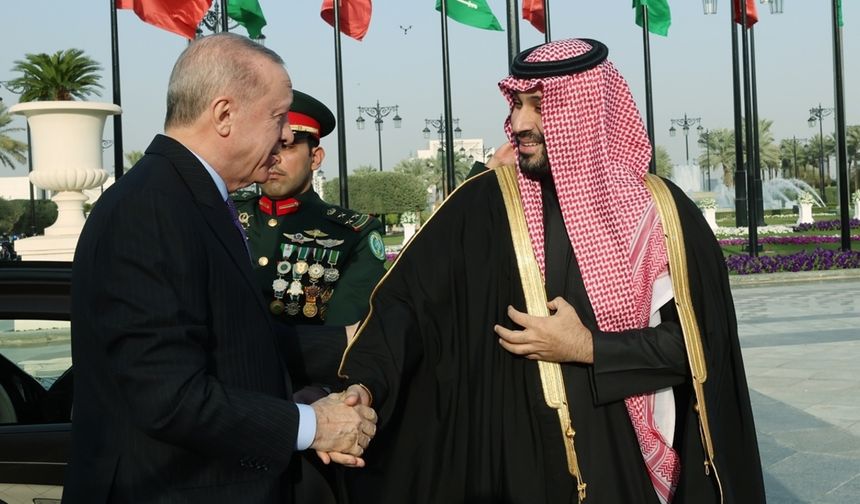 Türkiye ile Suudi Arabistan arasında 2 milyar dolarlık enerji anlaşması